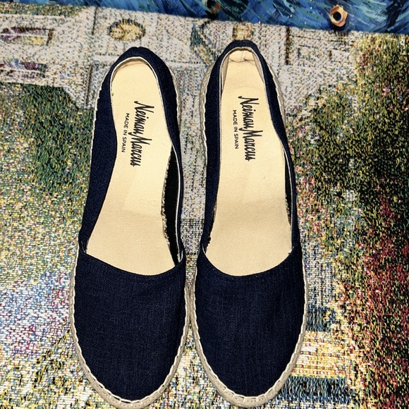 Neiman Marcus Size 8 Denim Wedge Espadrilles - Picture 4 of 14